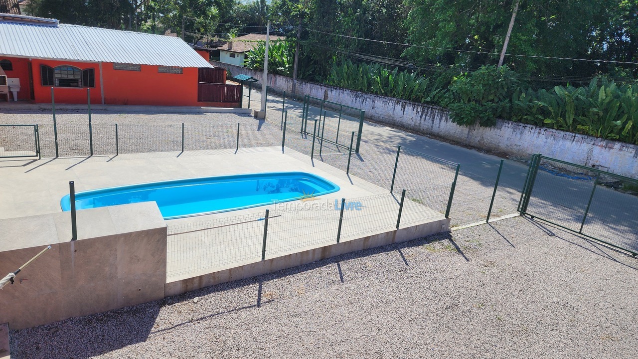 Apartamento para aluguel de temporada em Ubatuba (Maranduba)