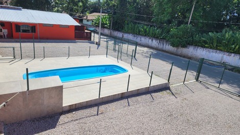 0001.08 Maranduba Ap 2 Dor 8 Pess 2 Q Mar Pisc WIFI (Excursão 96 Pess)