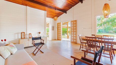 Excellent 3/4 House with Pool