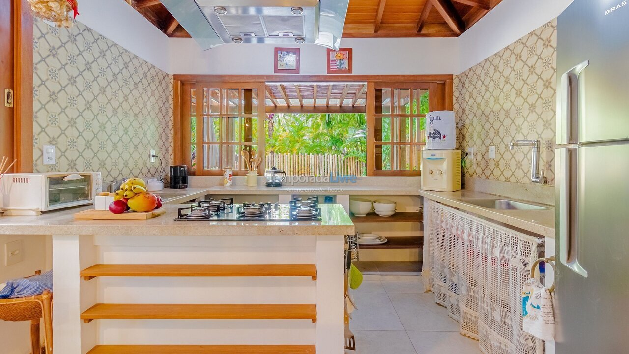 Casa para aluguel de temporada em Mata de São João (Praia do Forte)