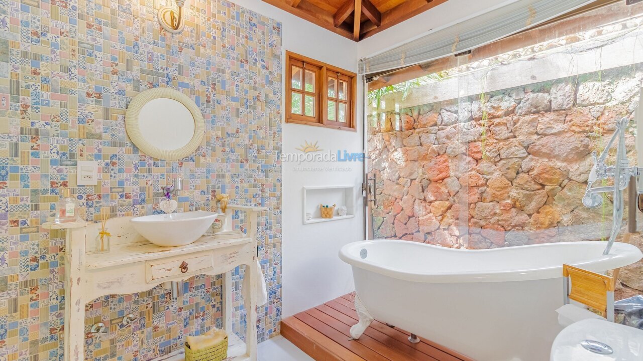 Casa para aluguel de temporada em Mata de São João (Praia do Forte)