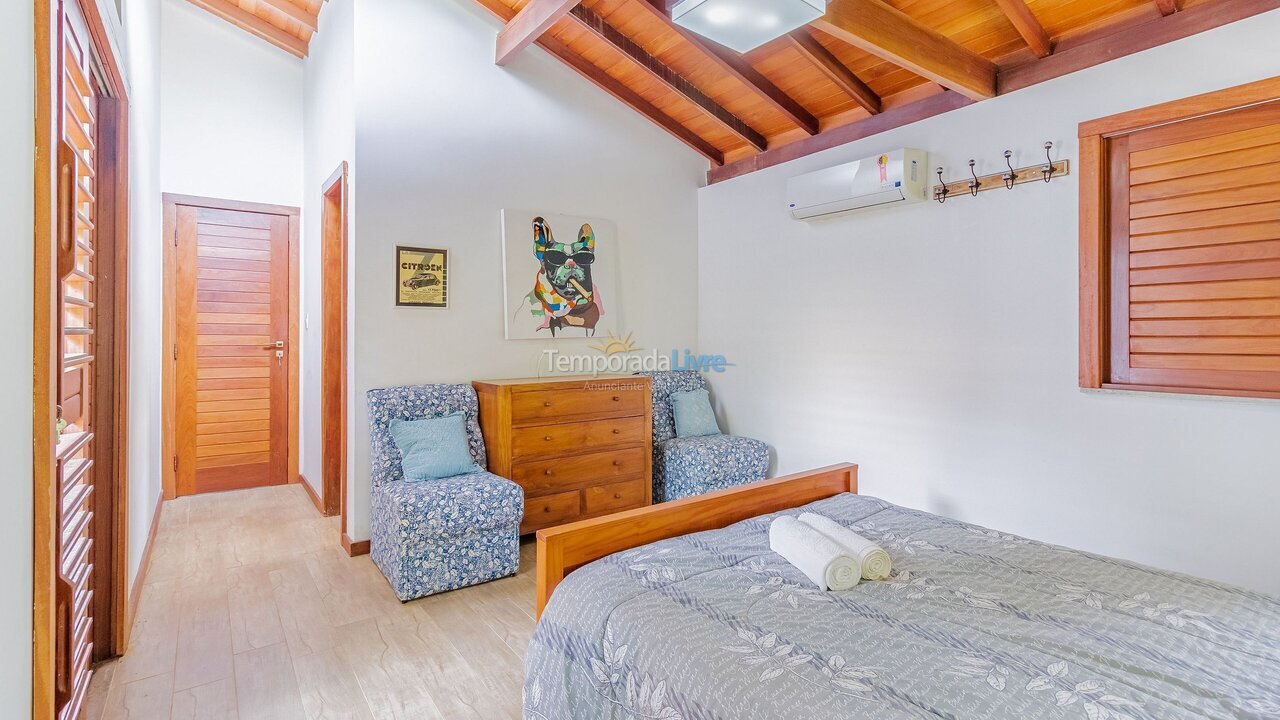 Casa para aluguel de temporada em Mata de São João (Praia do Forte)