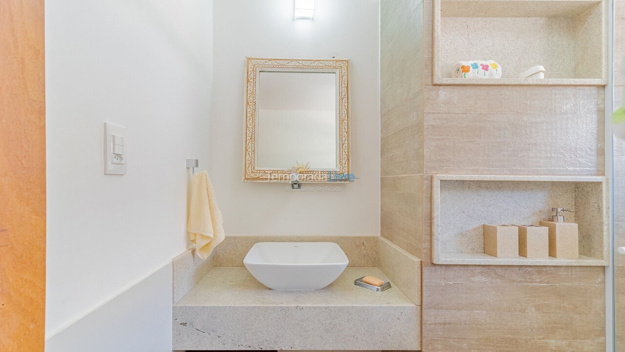 Casa para aluguel de temporada em Mata de São João (Praia do Forte)