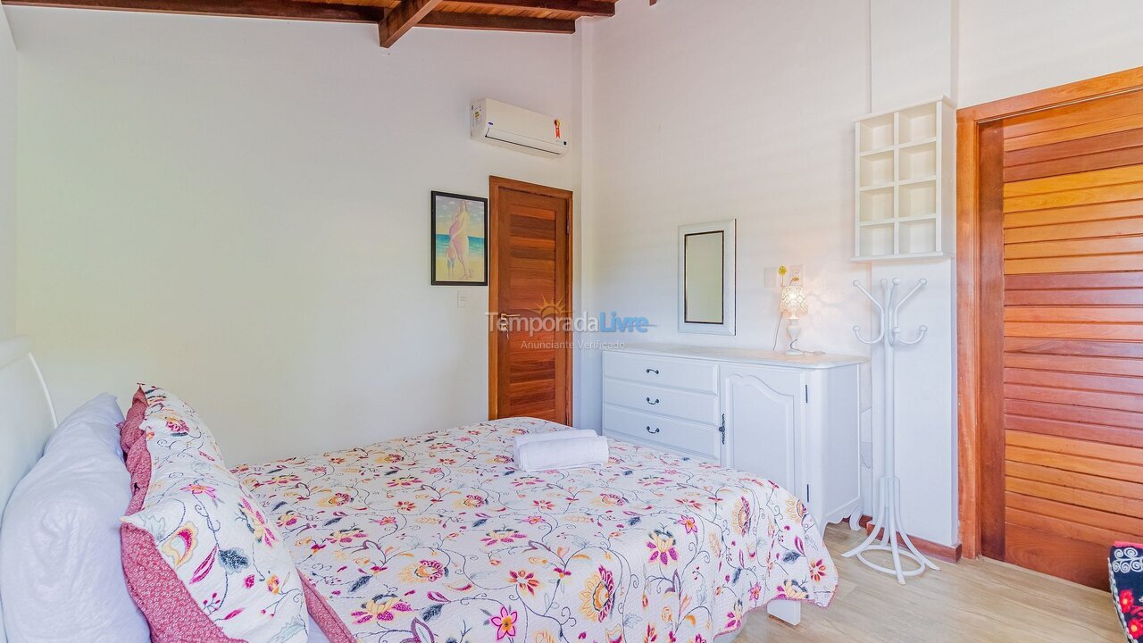 Casa para aluguel de temporada em Mata de São João (Praia do Forte)