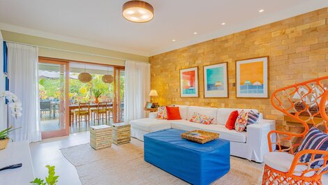 High-End House with 5 Suites, Maid Included