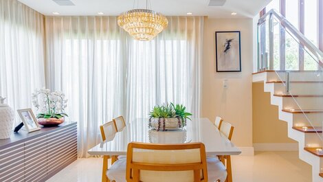 Excellent 5-bedroom High-End House - Praia do Forte