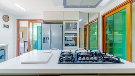 Excellent 5-bedroom High-End House - Praia do Forte