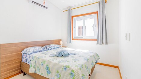 Cozy 2/4 Apartment 200m from the Beach