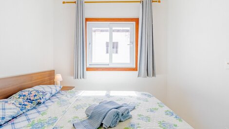 Cozy 2/4 Apartment 200m from the Beach