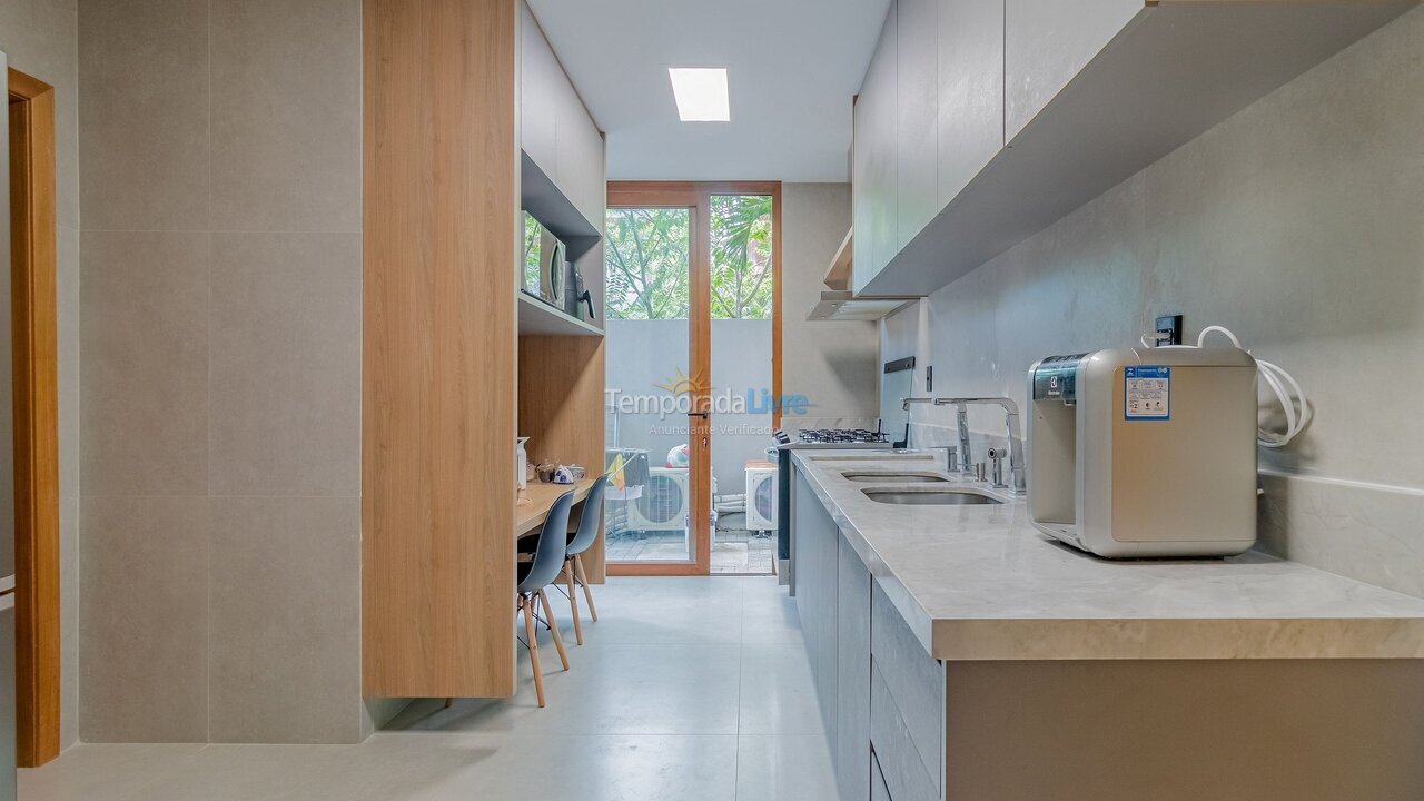 Casa para aluguel de temporada em Mata de São João (Praia do Forte)