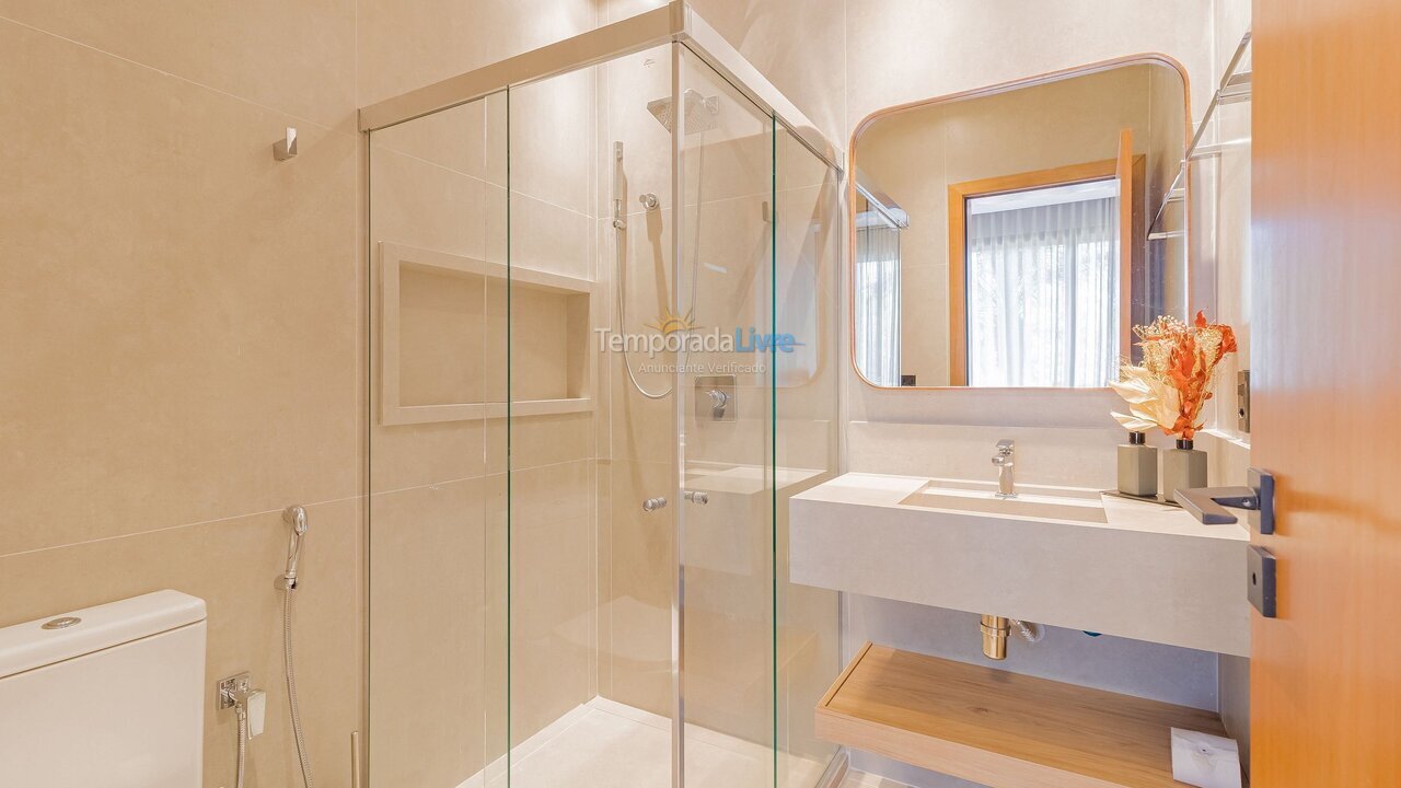 Casa para aluguel de temporada em Mata de São João (Praia do Forte)