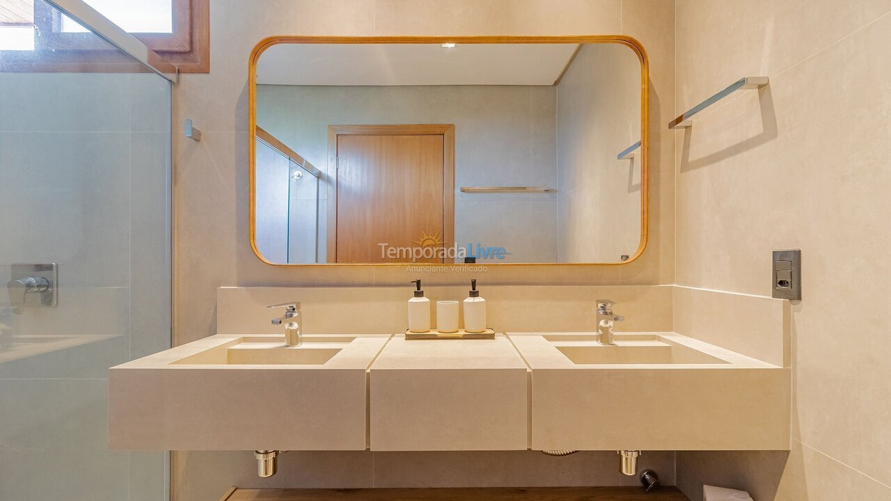 Casa para aluguel de temporada em Mata de São João (Praia do Forte)