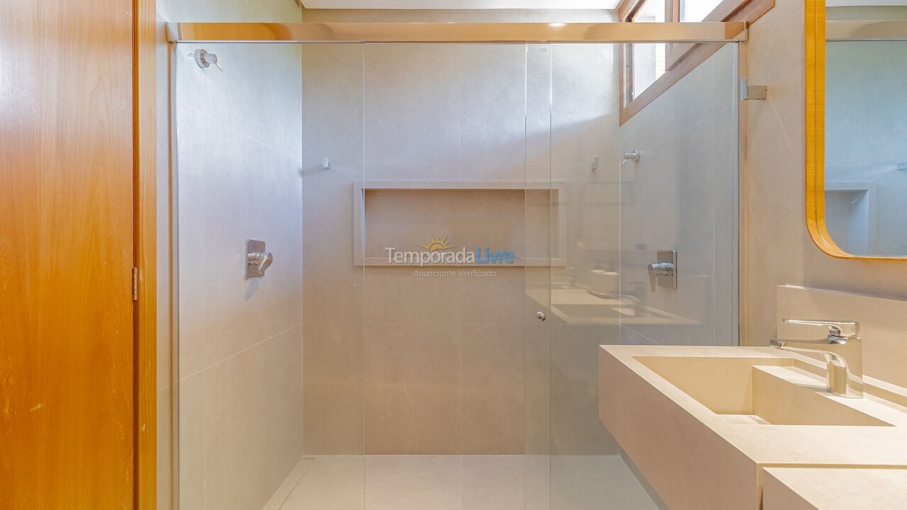 Casa para aluguel de temporada em Mata de São João (Praia do Forte)