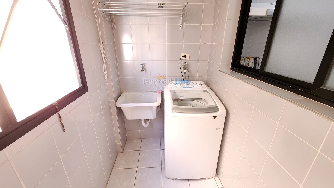 Apartamento para aluguel de temporada em Guarujá (Pitangueiras)