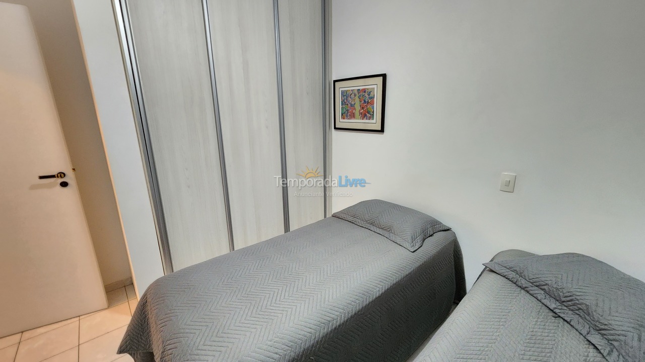 Apartamento para aluguel de temporada em Guarujá (Pitangueiras)