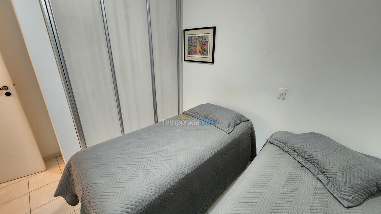 Apartamento para aluguel de temporada em Guarujá (Pitangueiras)