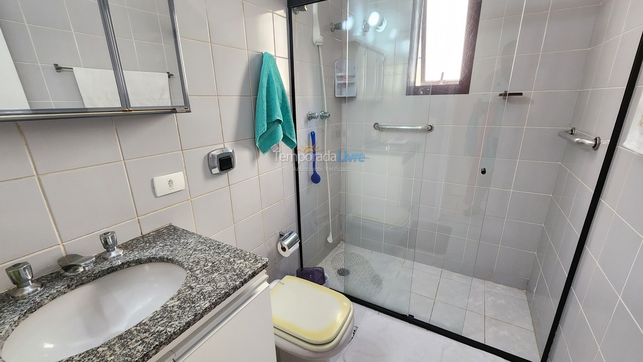 Apartamento para aluguel de temporada em Guarujá (Pitangueiras)