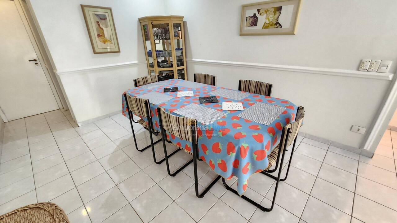 Apartamento para aluguel de temporada em Guarujá (Pitangueiras)