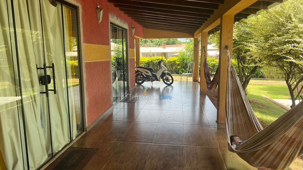 Granja para alquiler de vacaciones em Sertanópolis (Loteamento Itapuã)