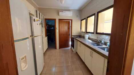 SPECTACULAR HOUSE WITH 6 BEDROOMS, 100M FROM THE BEACH!!