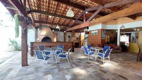 SPECTACULAR HOUSE WITH 6 BEDROOMS, 100M FROM THE BEACH!!