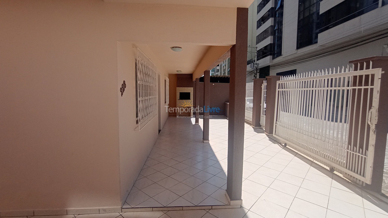 Casa para alquiler de vacaciones em Itapema (Meia Praia)