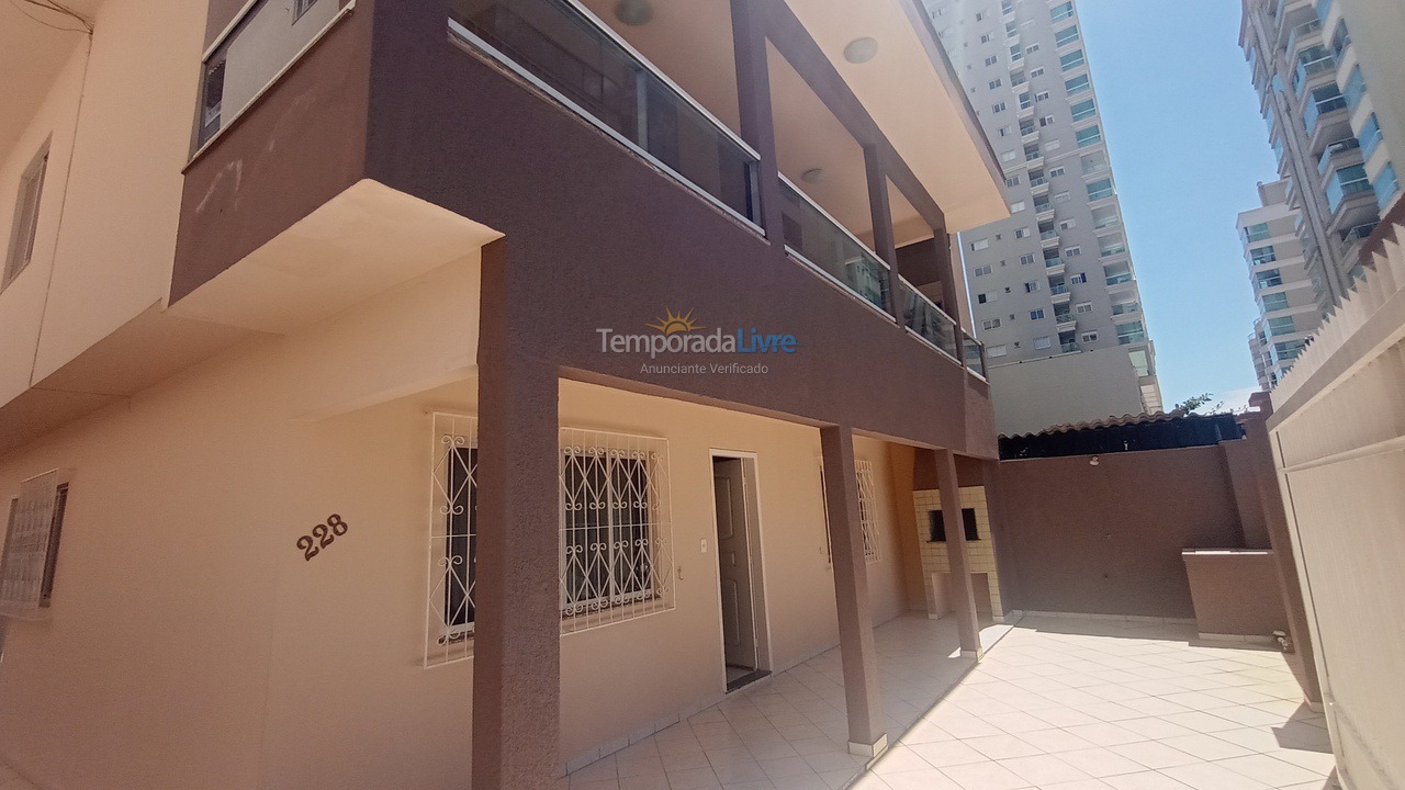 Casa para alquiler de vacaciones em Itapema (Meia Praia)