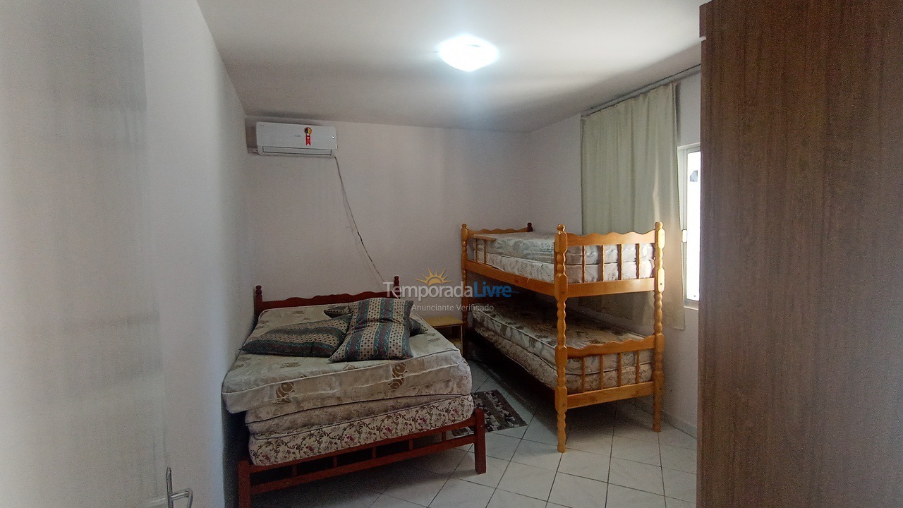 Casa para alquiler de vacaciones em Itapema (Meia Praia)