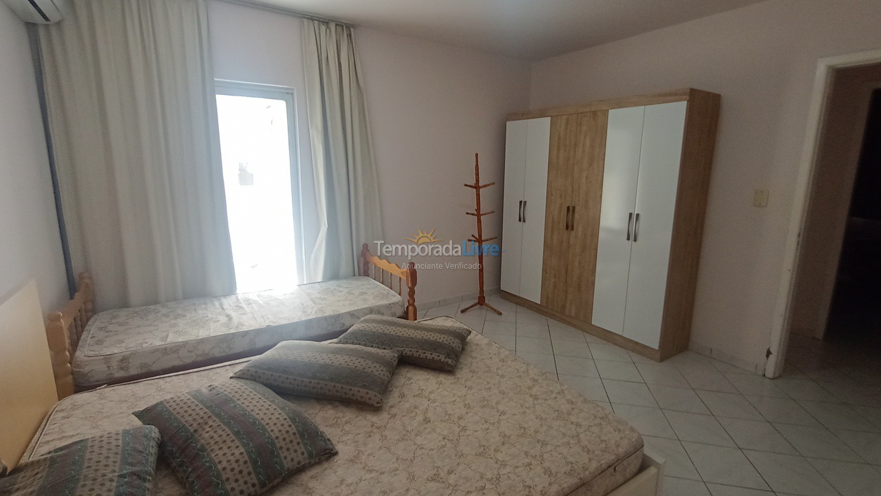 Casa para alquiler de vacaciones em Itapema (Meia Praia)