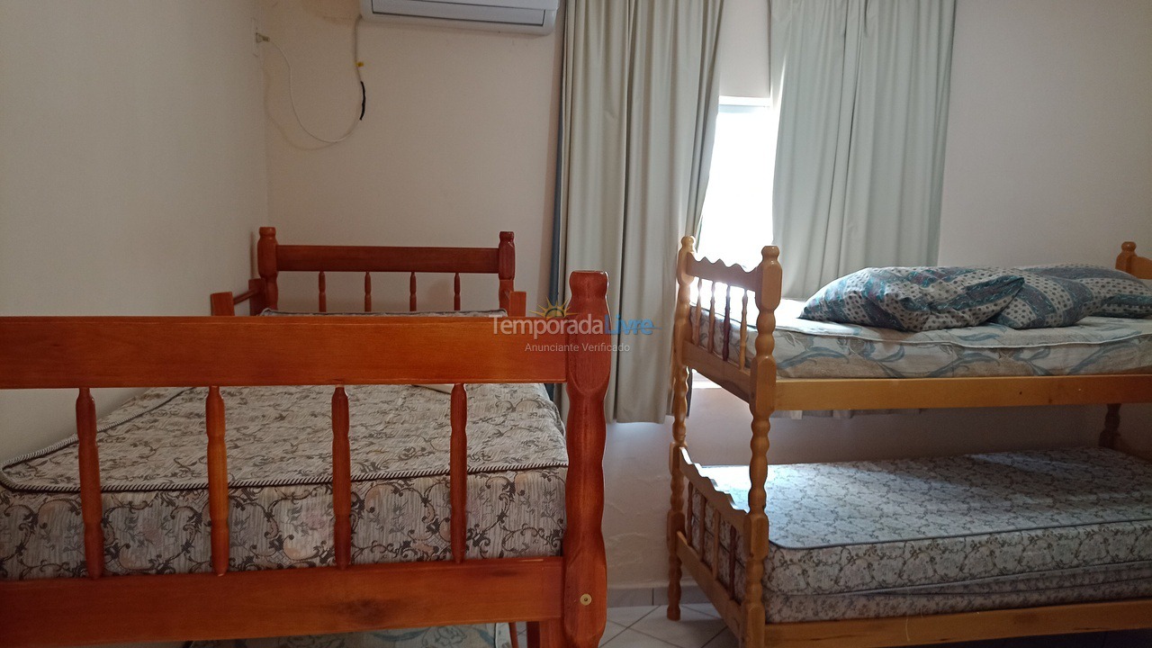 Casa para alquiler de vacaciones em Itapema (Meia Praia)