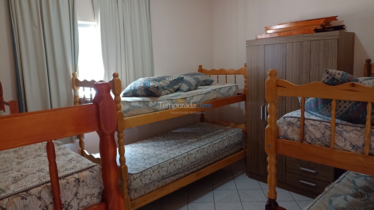 Casa para alquiler de vacaciones em Itapema (Meia Praia)