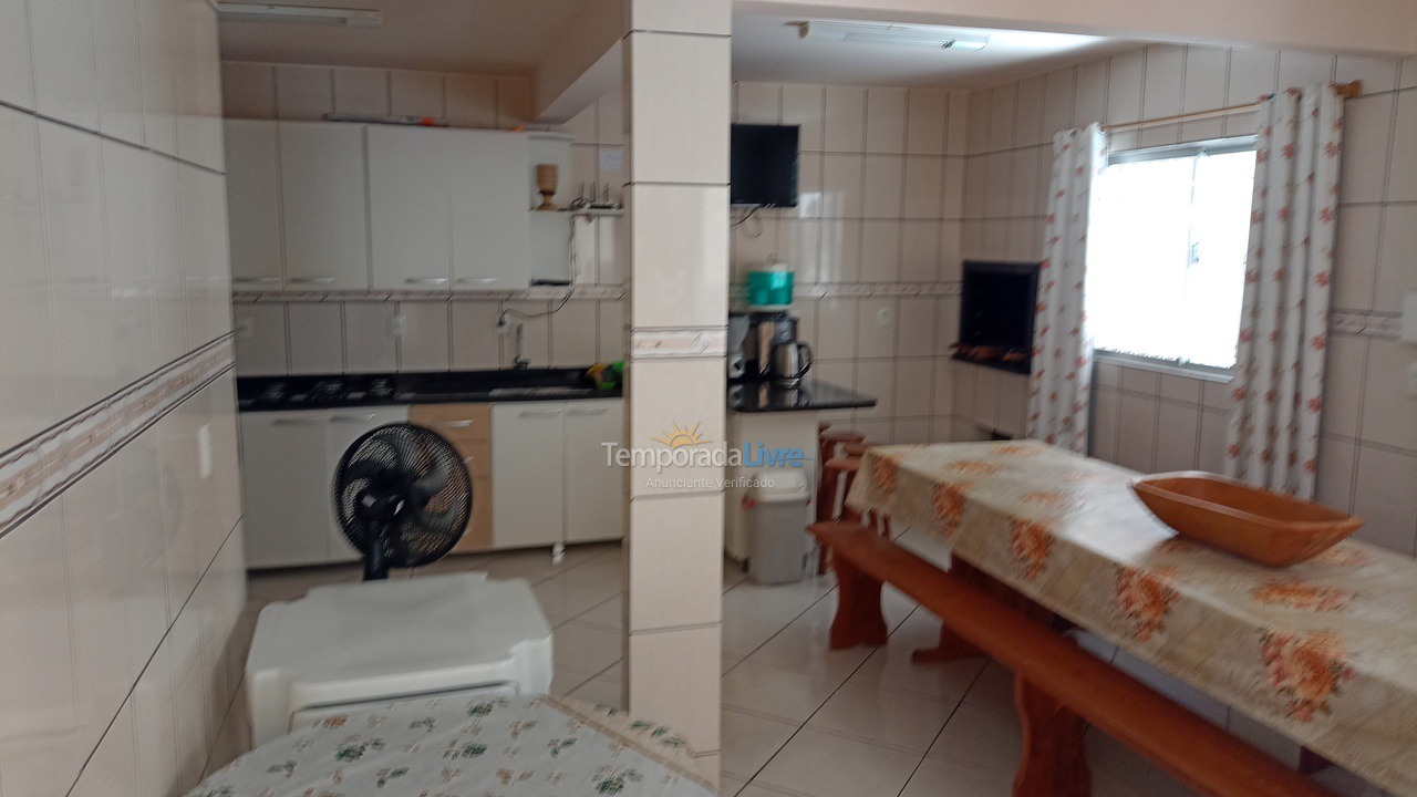 Casa para alquiler de vacaciones em Itapema (Meia Praia)