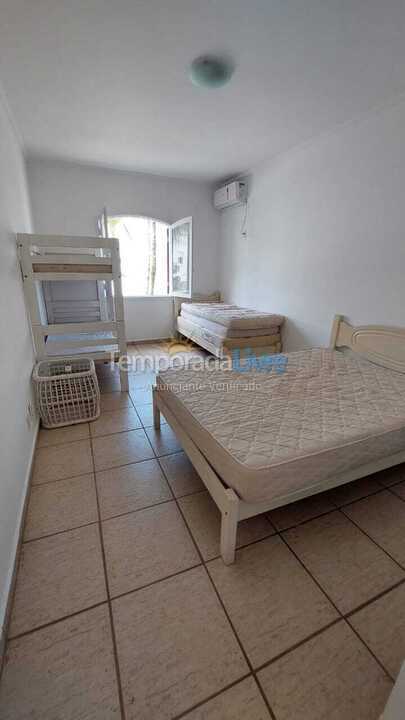 Casa para aluguel de temporada em Guarujá (Enseada)