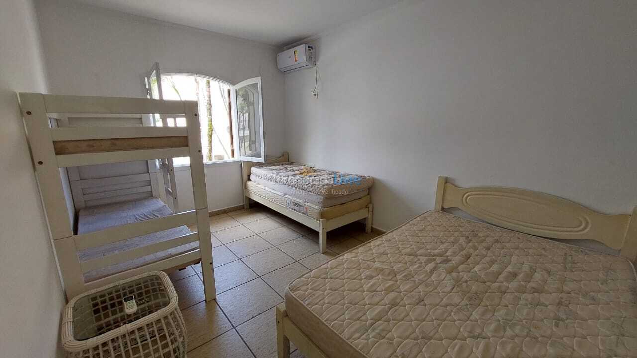 Casa para aluguel de temporada em Guarujá (Enseada)