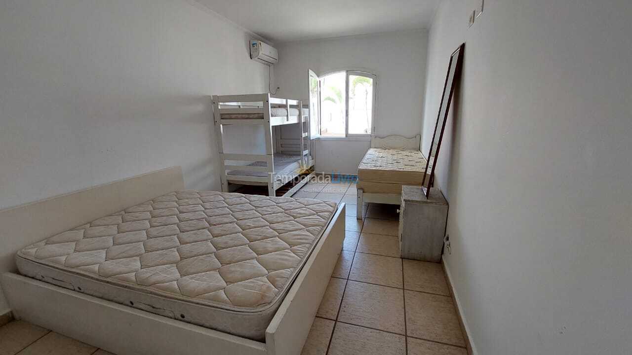 Casa para aluguel de temporada em Guarujá (Enseada)