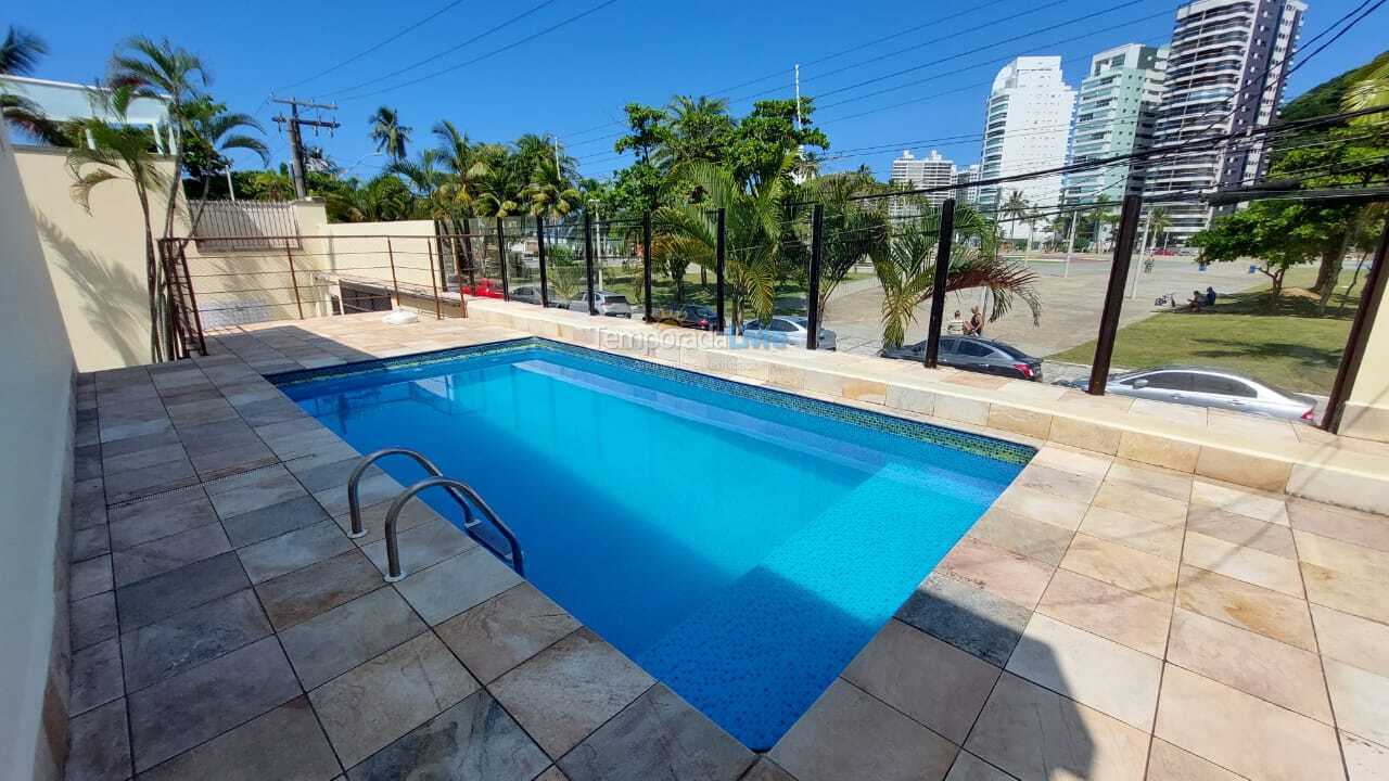 Casa para aluguel de temporada em Guarujá (Enseada)