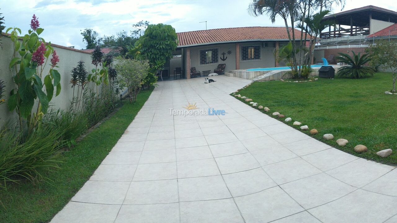 Casa para aluguel de temporada em Guaratuba (Coroados)