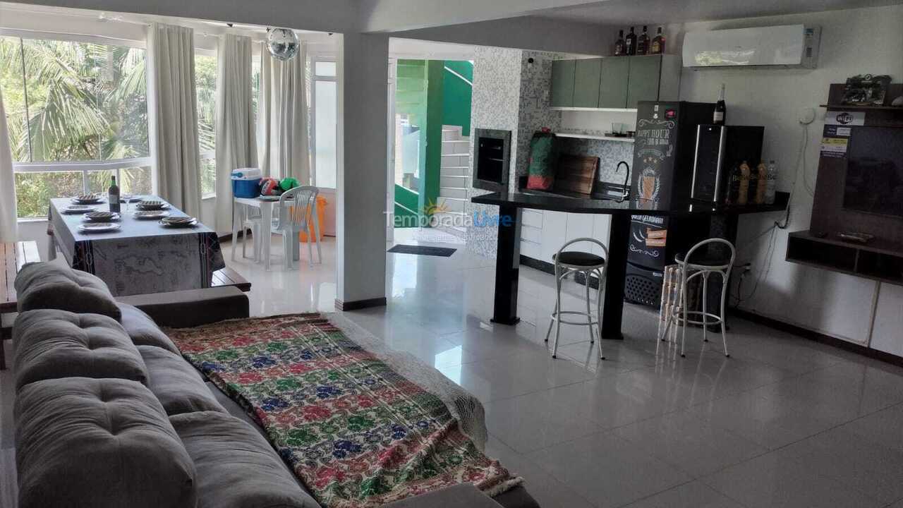 Apartamento para aluguel de temporada em Bombinhas (Praia de Bombinhas)