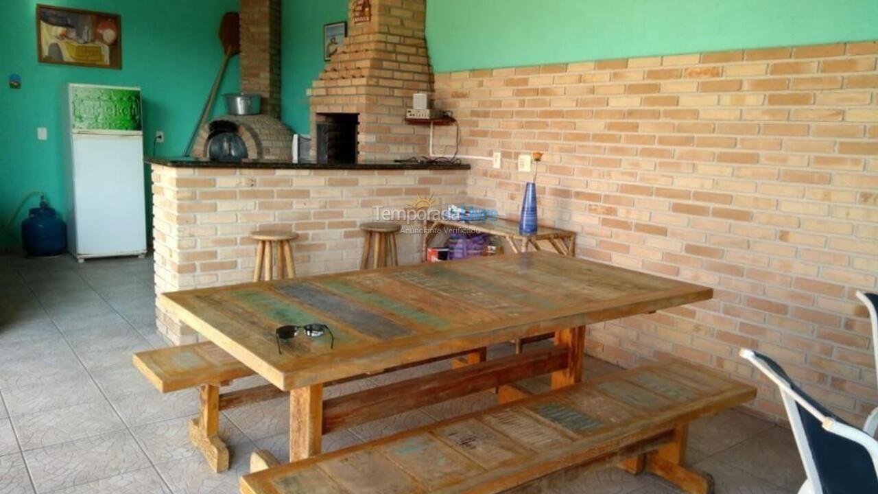 Casa para alquiler de vacaciones em Bertioga (Condominio Morada da Praia)