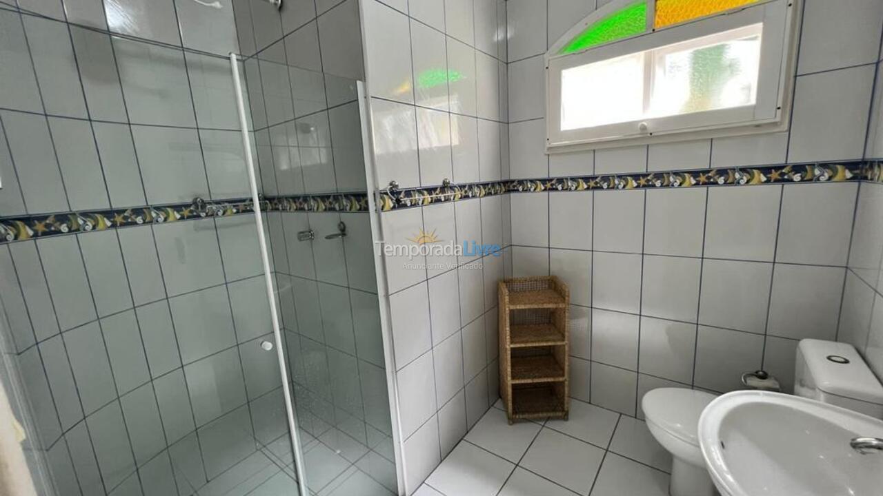 Casa para alquiler de vacaciones em Bertioga (Condominio Morada da Praia)