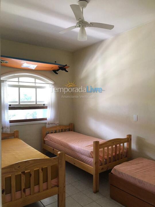 Casa para alquiler de vacaciones em Bertioga (Condominio Morada da Praia)