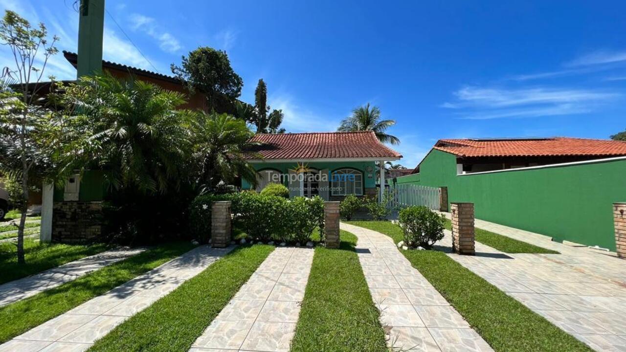 Casa para alquiler de vacaciones em Bertioga (Condominio Morada da Praia)