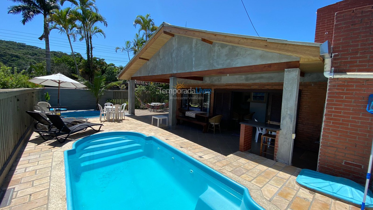 House for vacation rental in Matinhos (Praia Mansa Caioba)