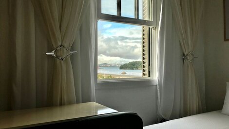 Vista al mar | pie en la arena | Cama de matrimonio | ajuar