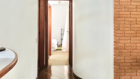 See this beautiful space 8 minutes from Capivari