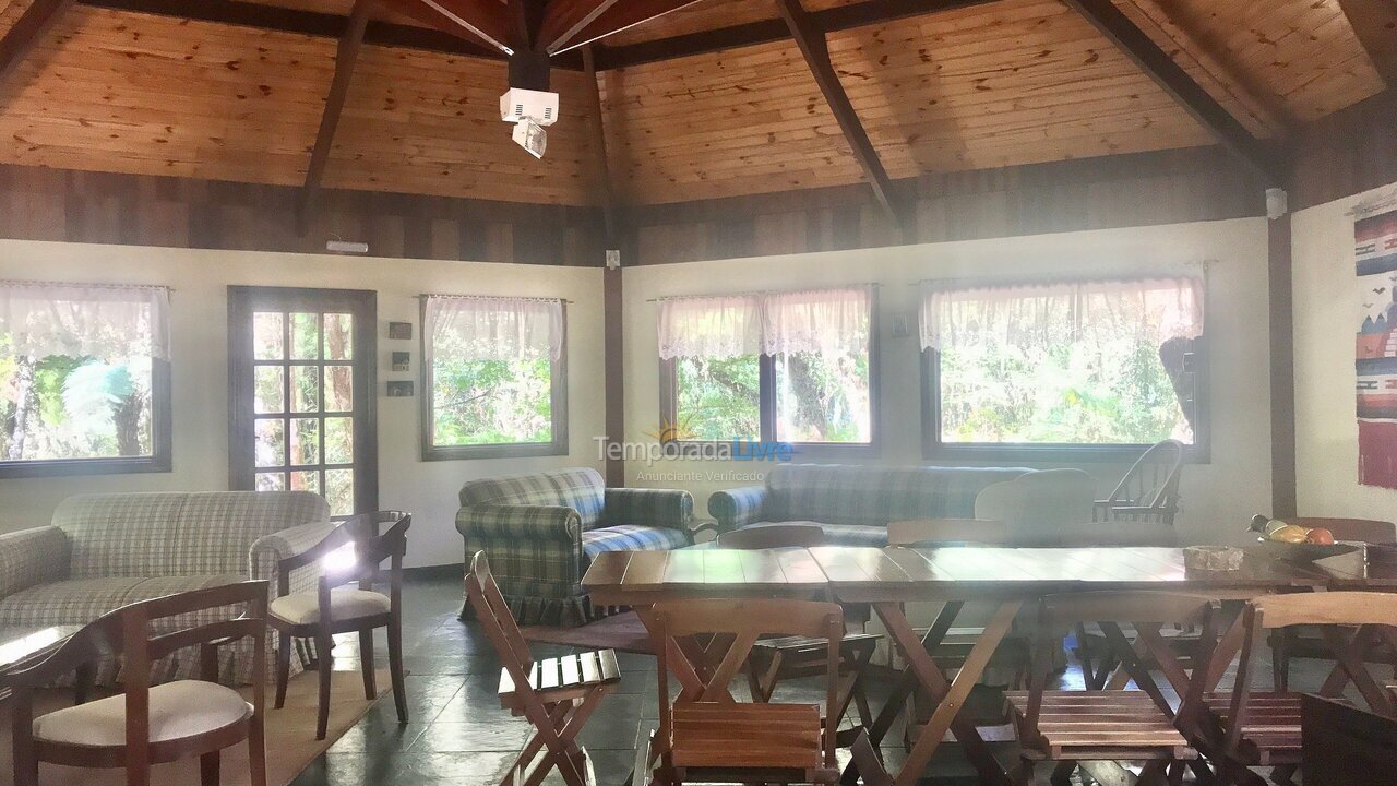 Apartment for vacation rental in Campos do Jordão (Jardim Primavera)