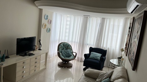 Apartamento 2 dormitórios Centro Balneário Camboriú