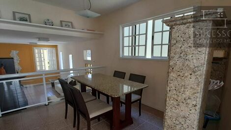 Casa com piscina na praia do Forte- Cabo Frio/RJ