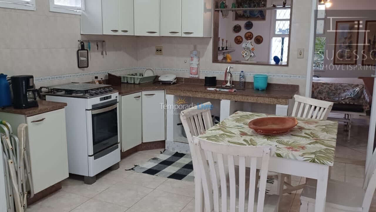 Casa para aluguel de temporada em Cabo Frio (Algodoal)