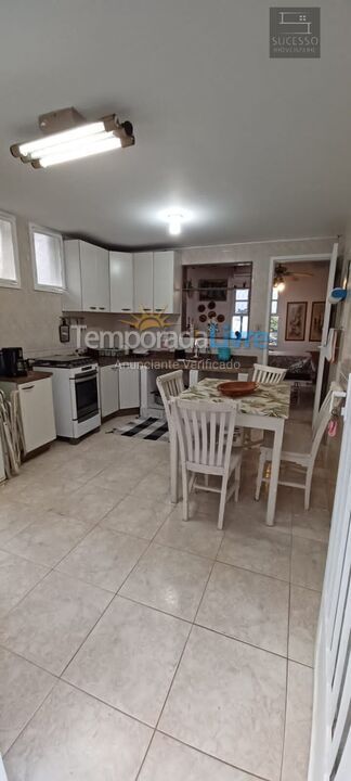 Casa para aluguel de temporada em Cabo Frio (Algodoal)